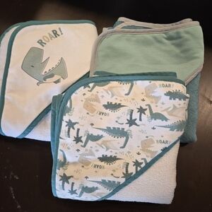 Dinosaur Themed Kids Hooded Towels - Green and White